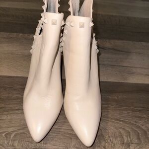 Steve Madden Studded Cream Ankle Boots